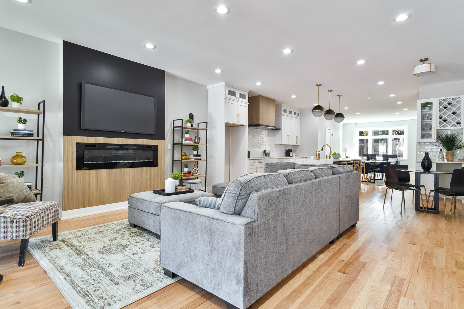 4602 N Springfield Avenue