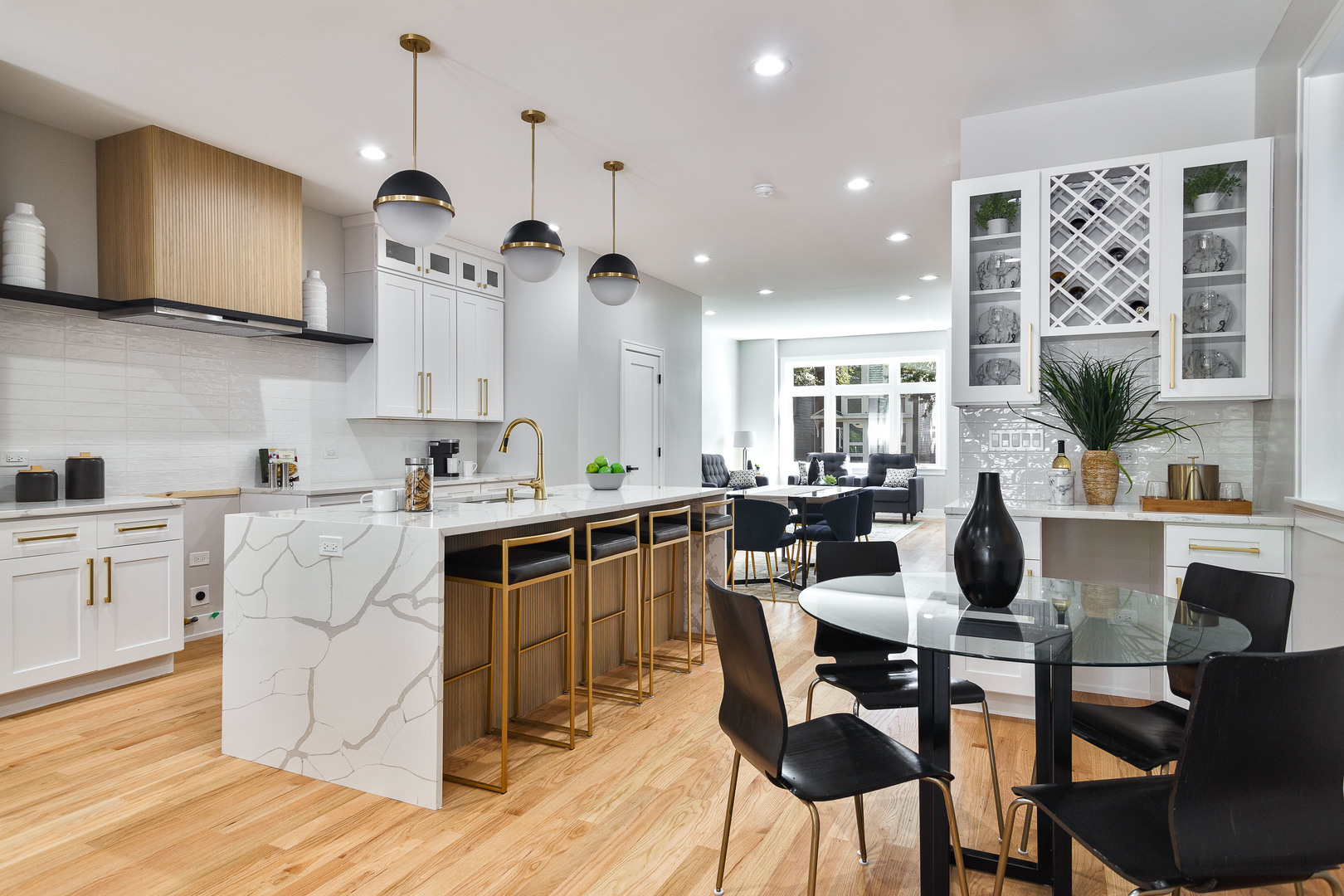 4602 N Springfield Avenue