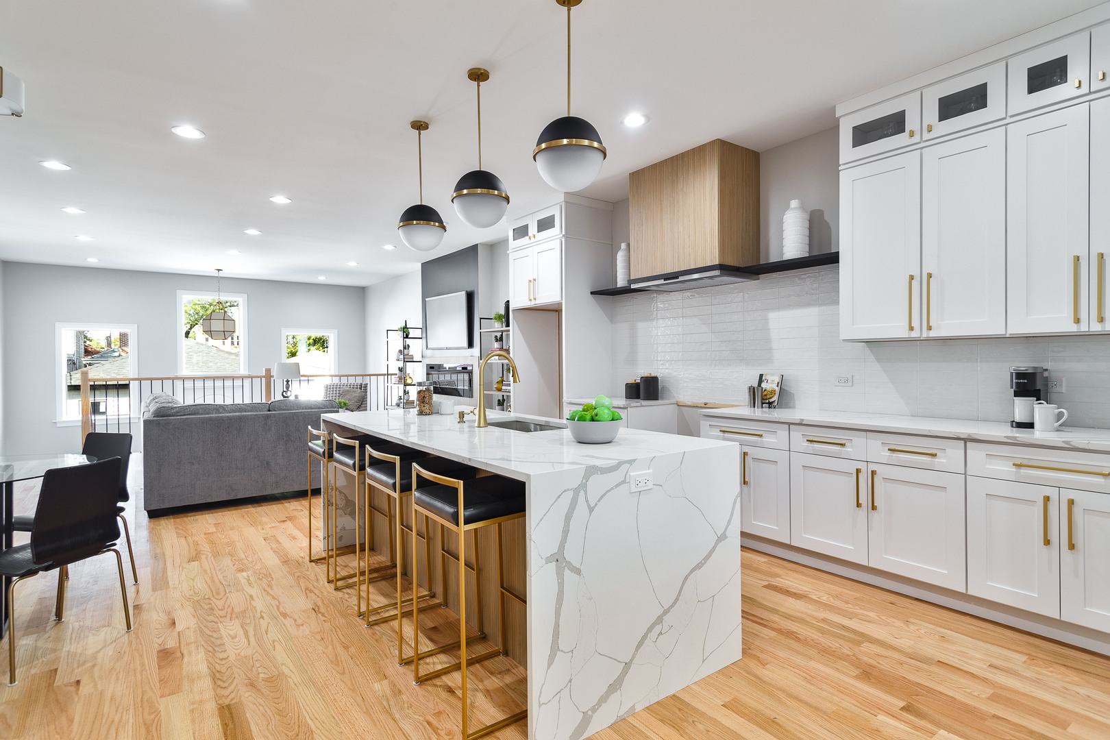 4602 N Springfield Avenue