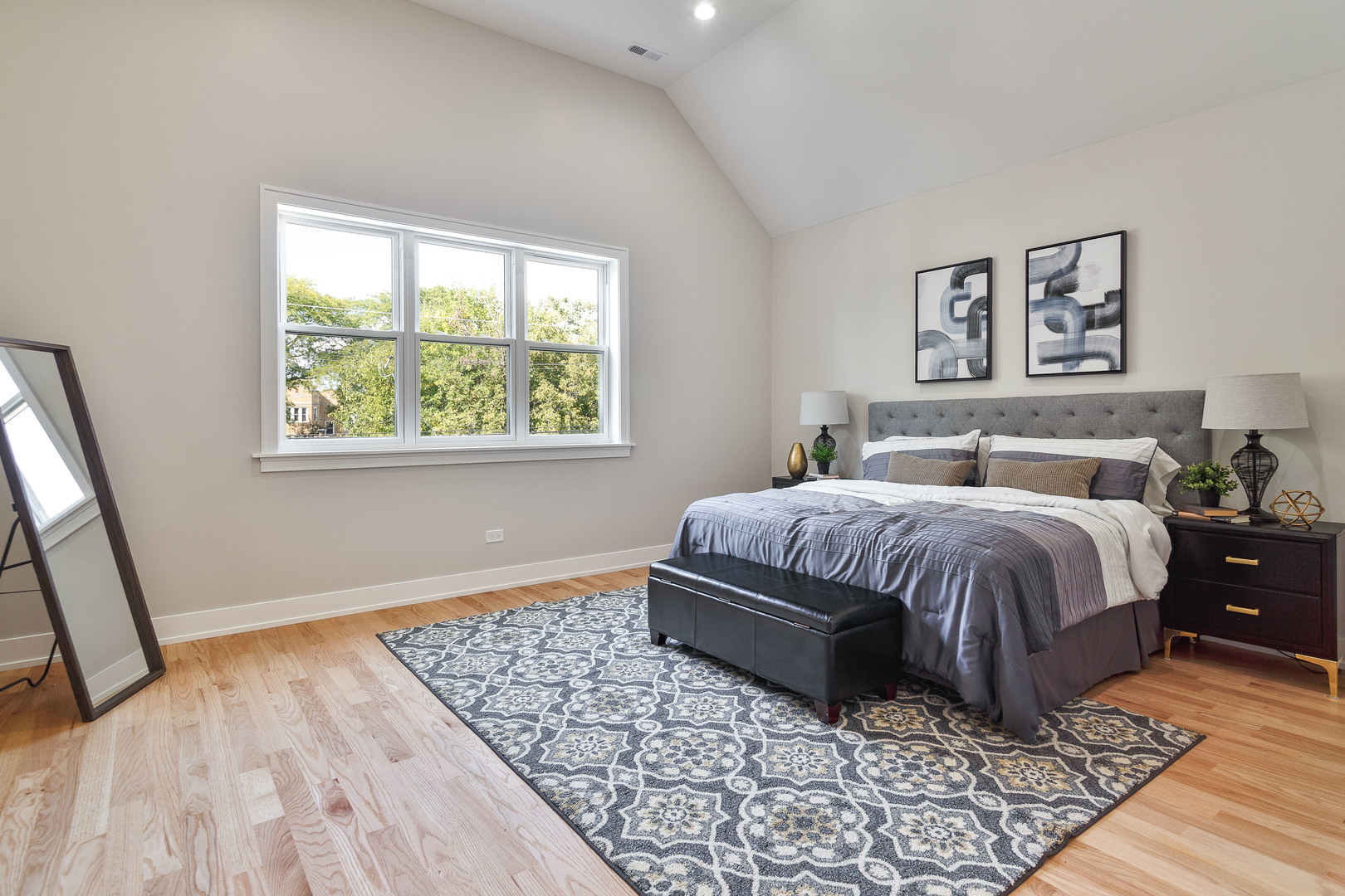 4602 N Springfield Avenue