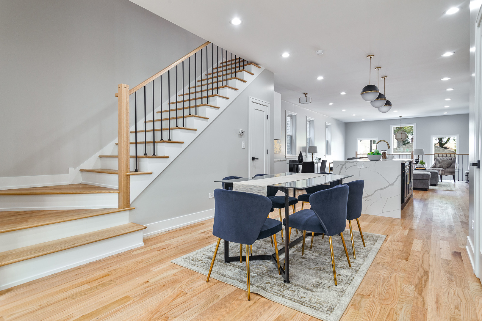 4602 N Springfield Avenue