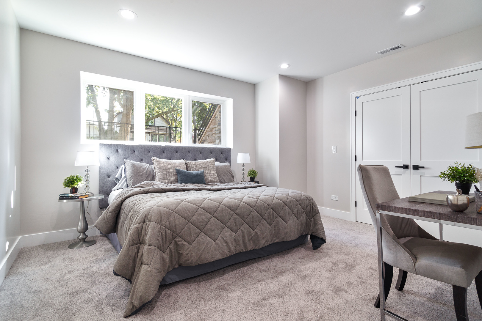 4602 N Springfield Avenue