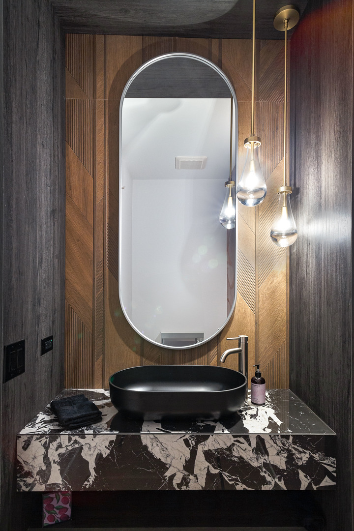 1416 W Warner Avenue