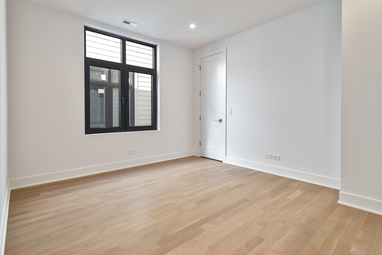 1416 W Warner Avenue