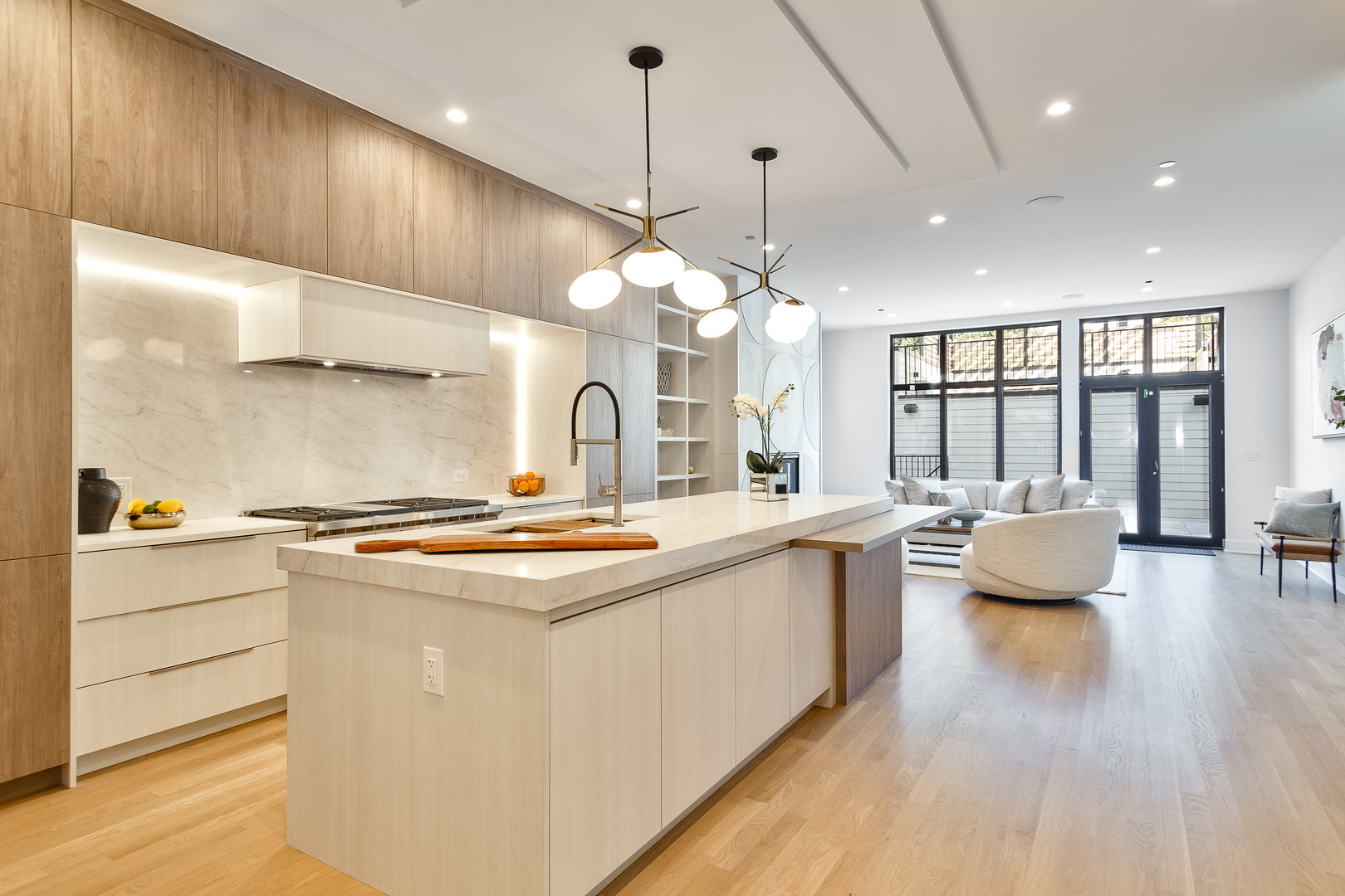 1416 W Warner Avenue