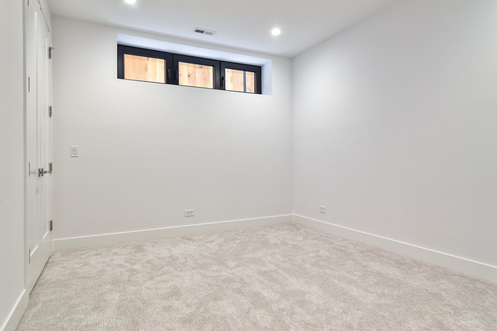 1416 W Warner Avenue