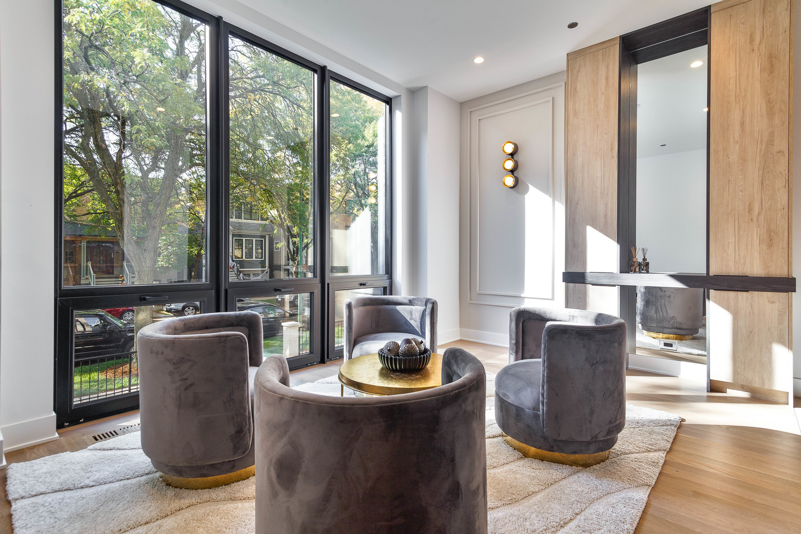 1416 W Warner Avenue