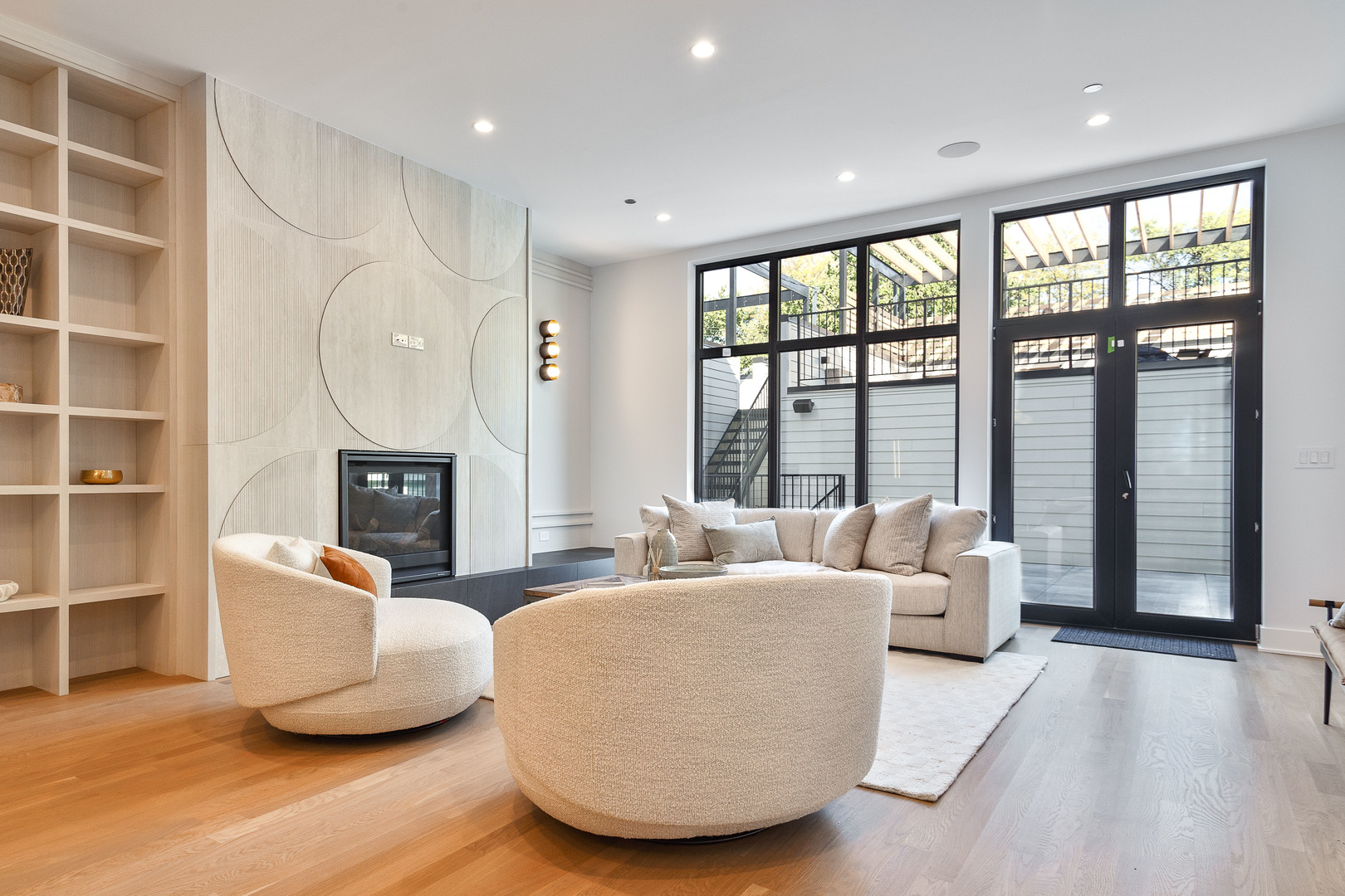 1416 W Warner Avenue