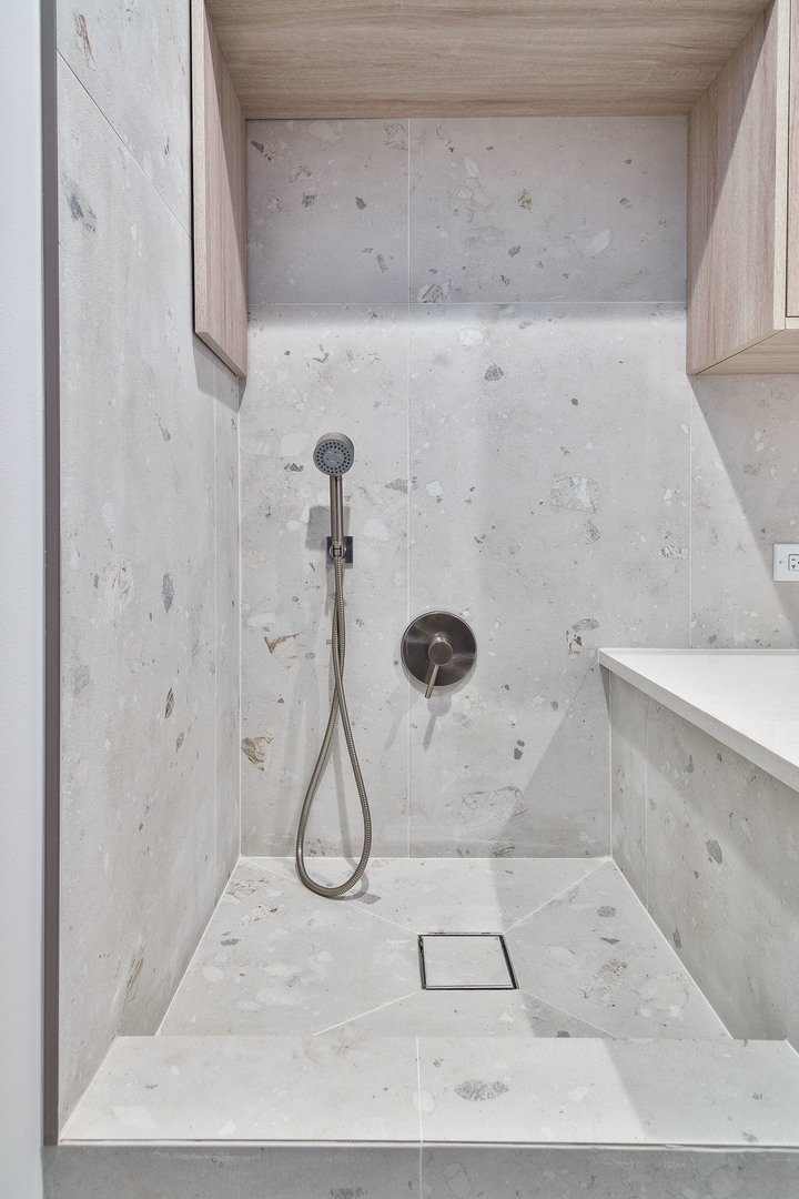 1416 W Warner Avenue