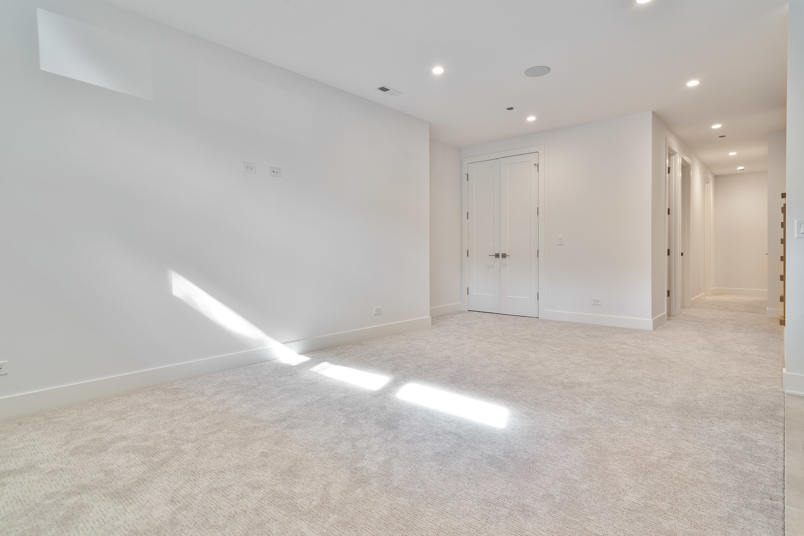 1416 W Warner Avenue