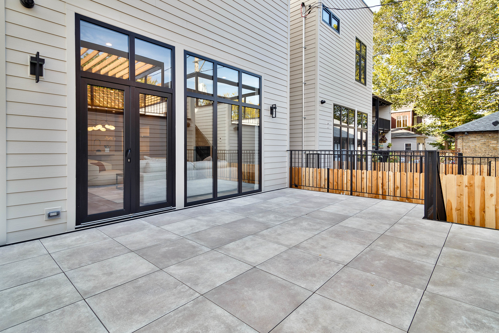 1416 W Warner Avenue