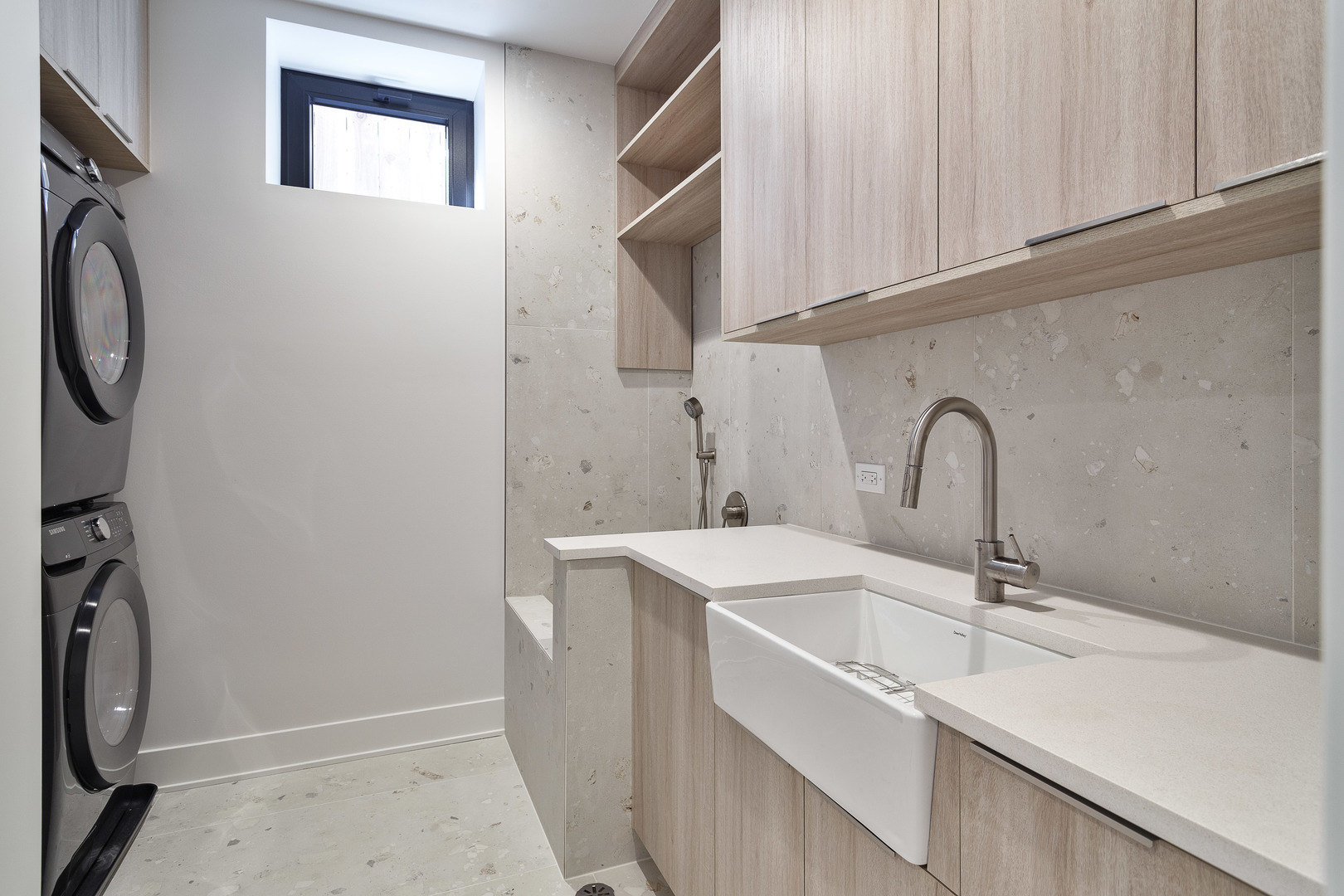 1416 W Warner Avenue