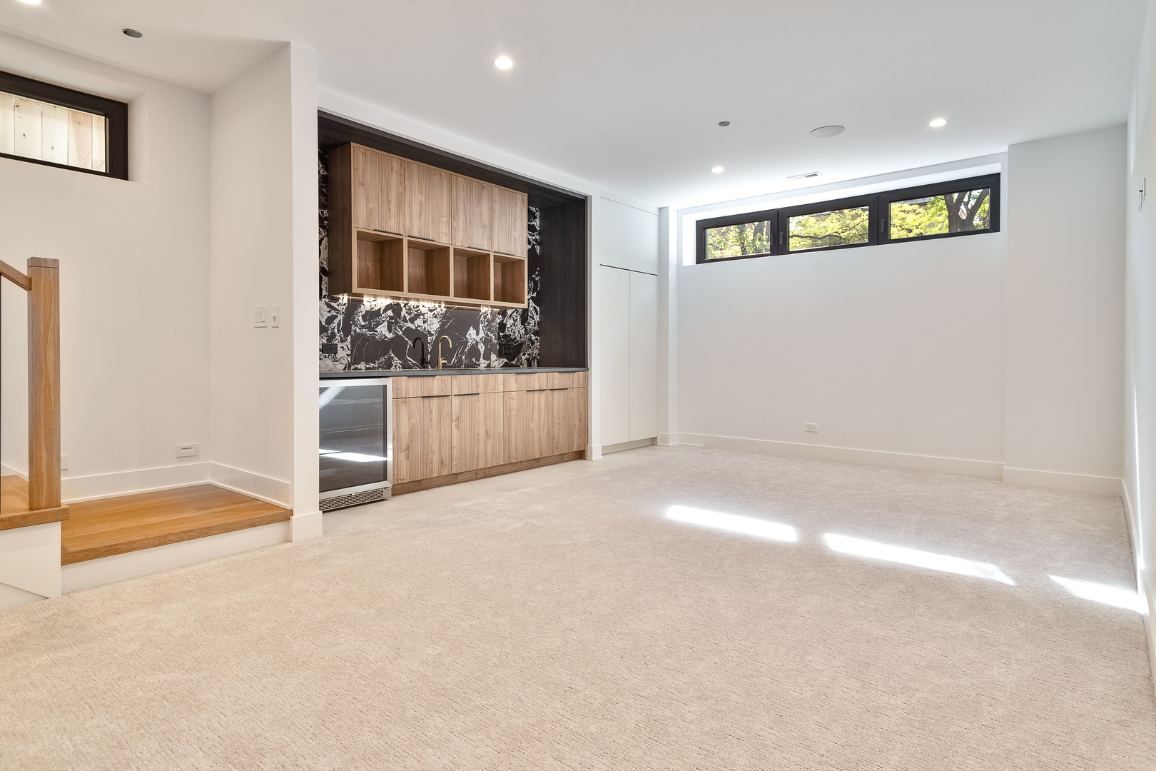 1416 W Warner Avenue