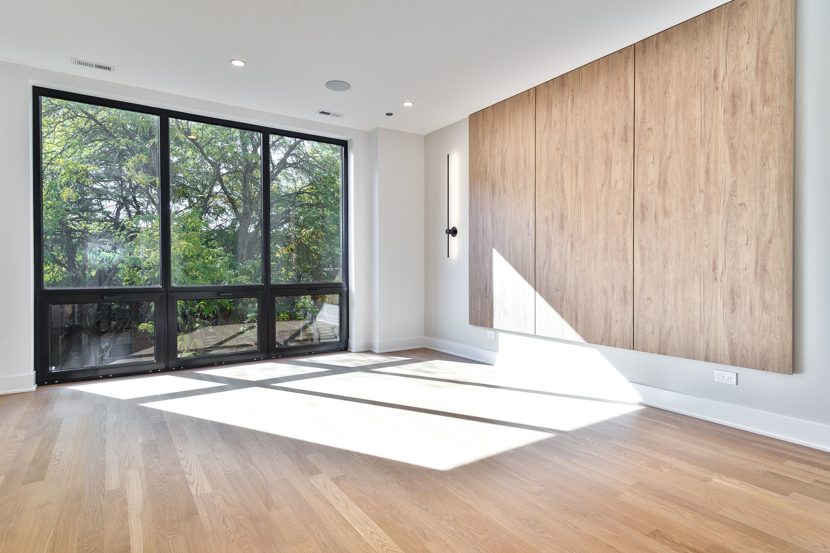 1416 W Warner Avenue