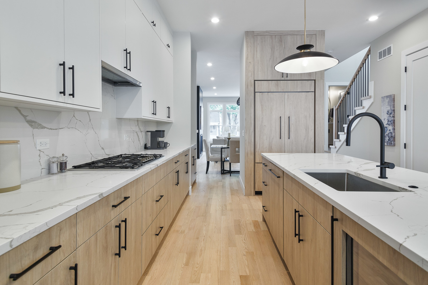 1719 W Foster Avenue