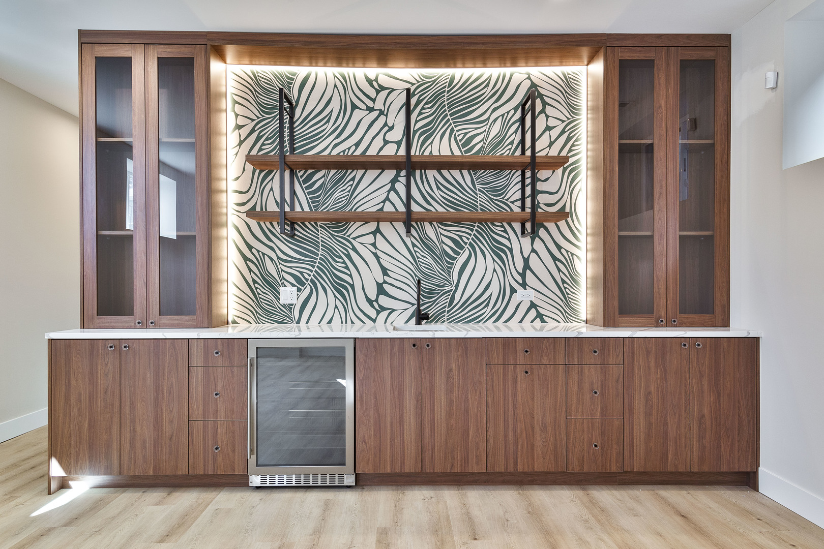 1719 W Foster Avenue