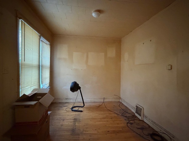 5022 W WINNEMAC Avenue