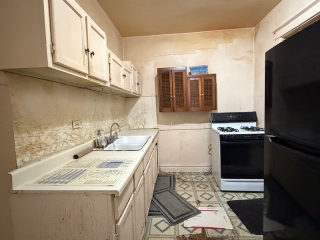 5022 W WINNEMAC Avenue