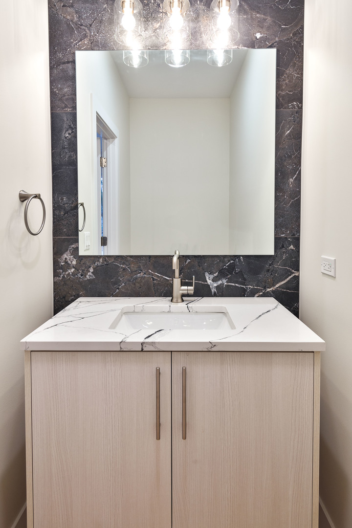 1521 N Lawndale Avenue