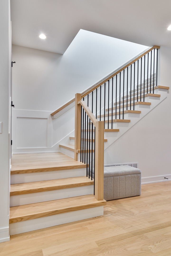 5620 N Francisco Avenue