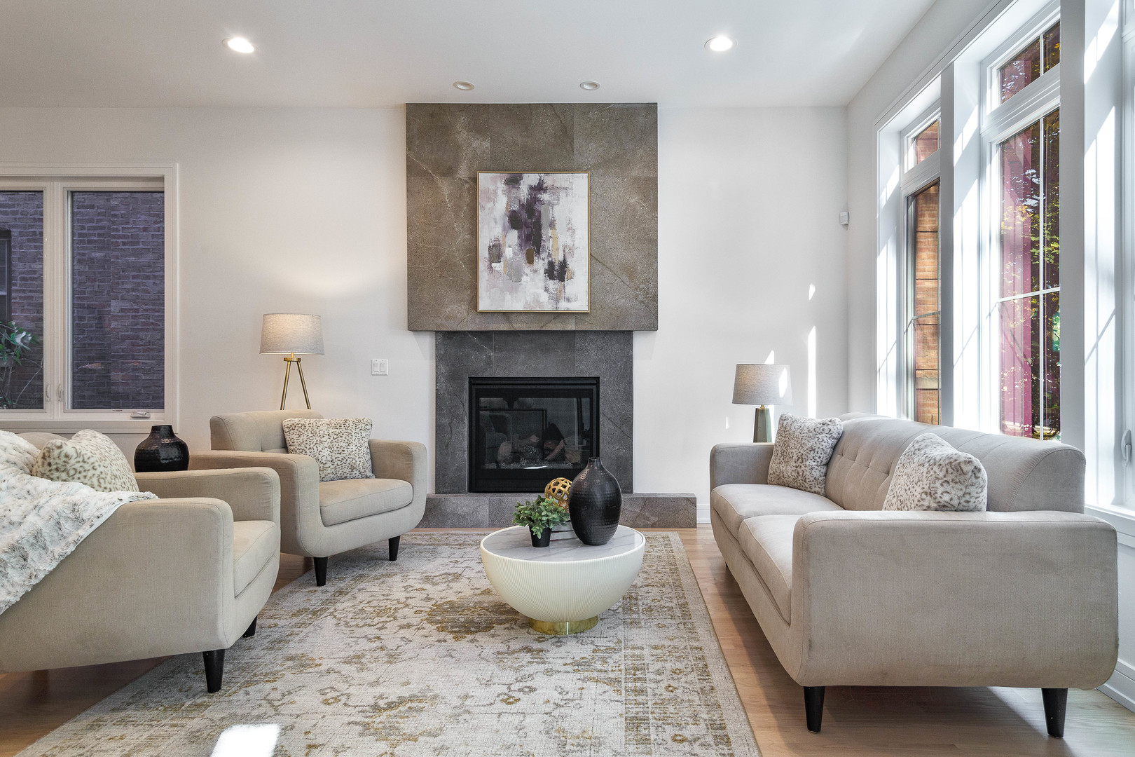 5620 N Francisco Avenue