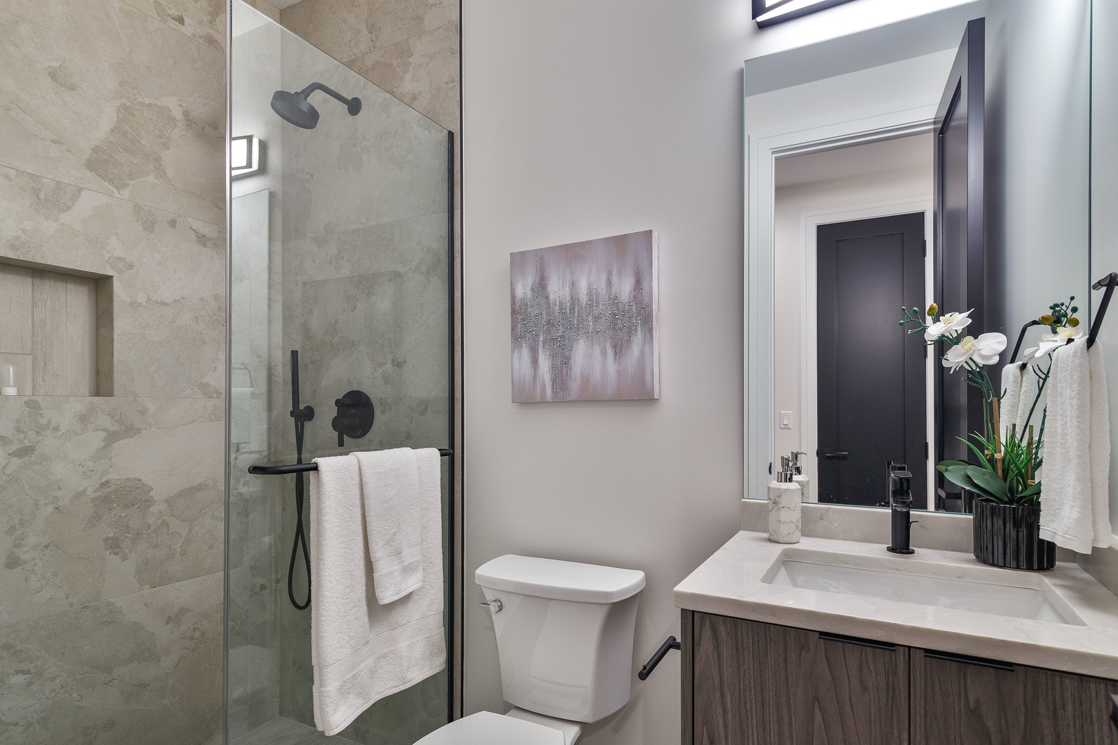 5620 N Francisco Avenue