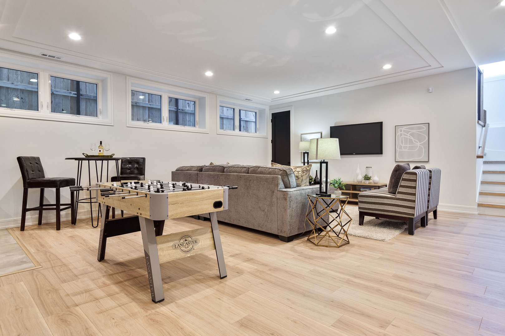 5620 N Francisco Avenue