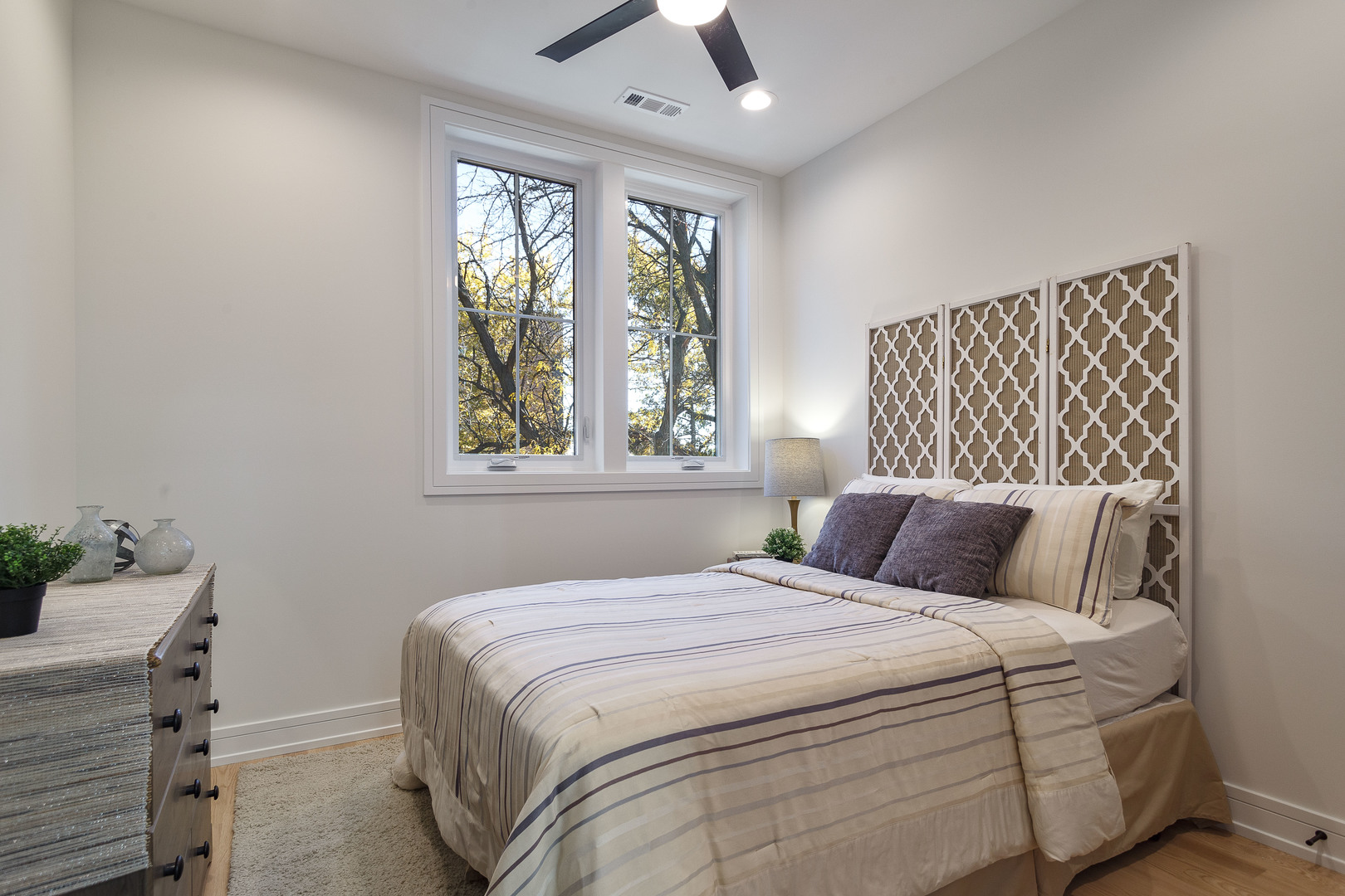 5620 N Francisco Avenue