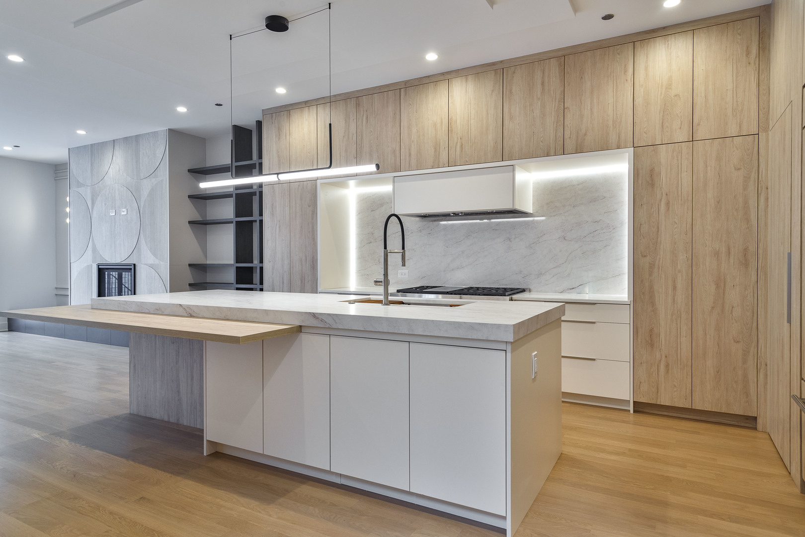 1418 W Warner Avenue