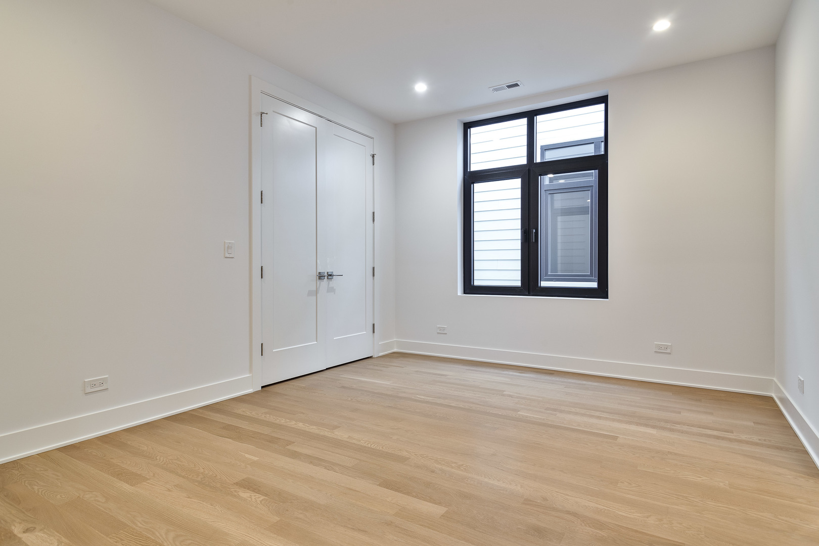 1418 W Warner Avenue