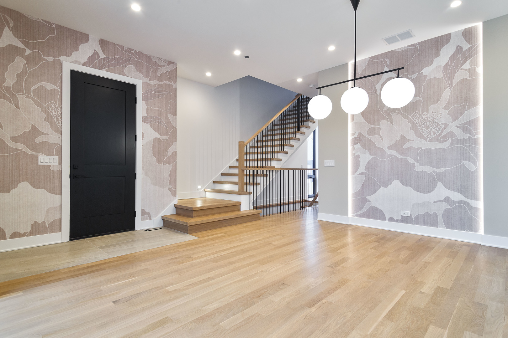 1418 W Warner Avenue