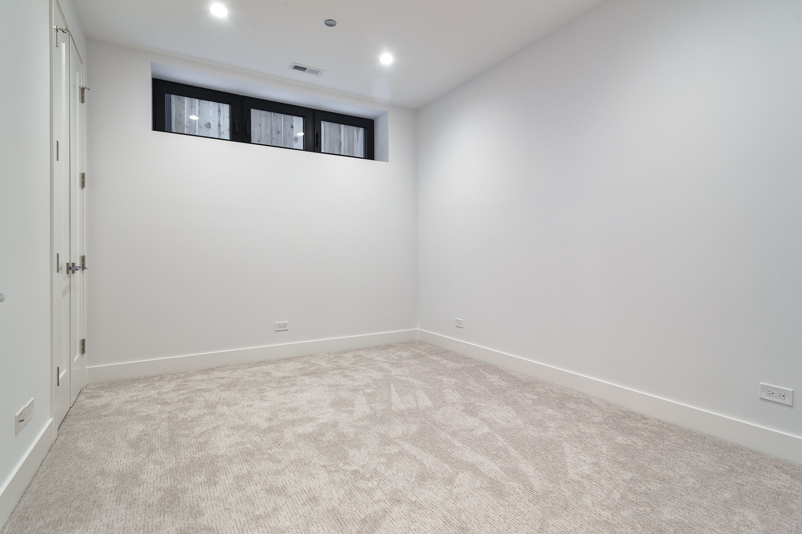 1418 W Warner Avenue