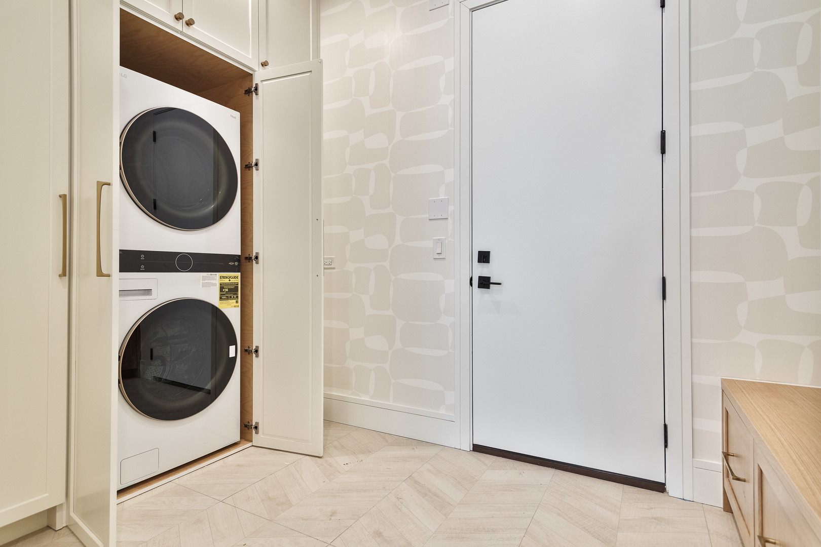 533 Kensington Court