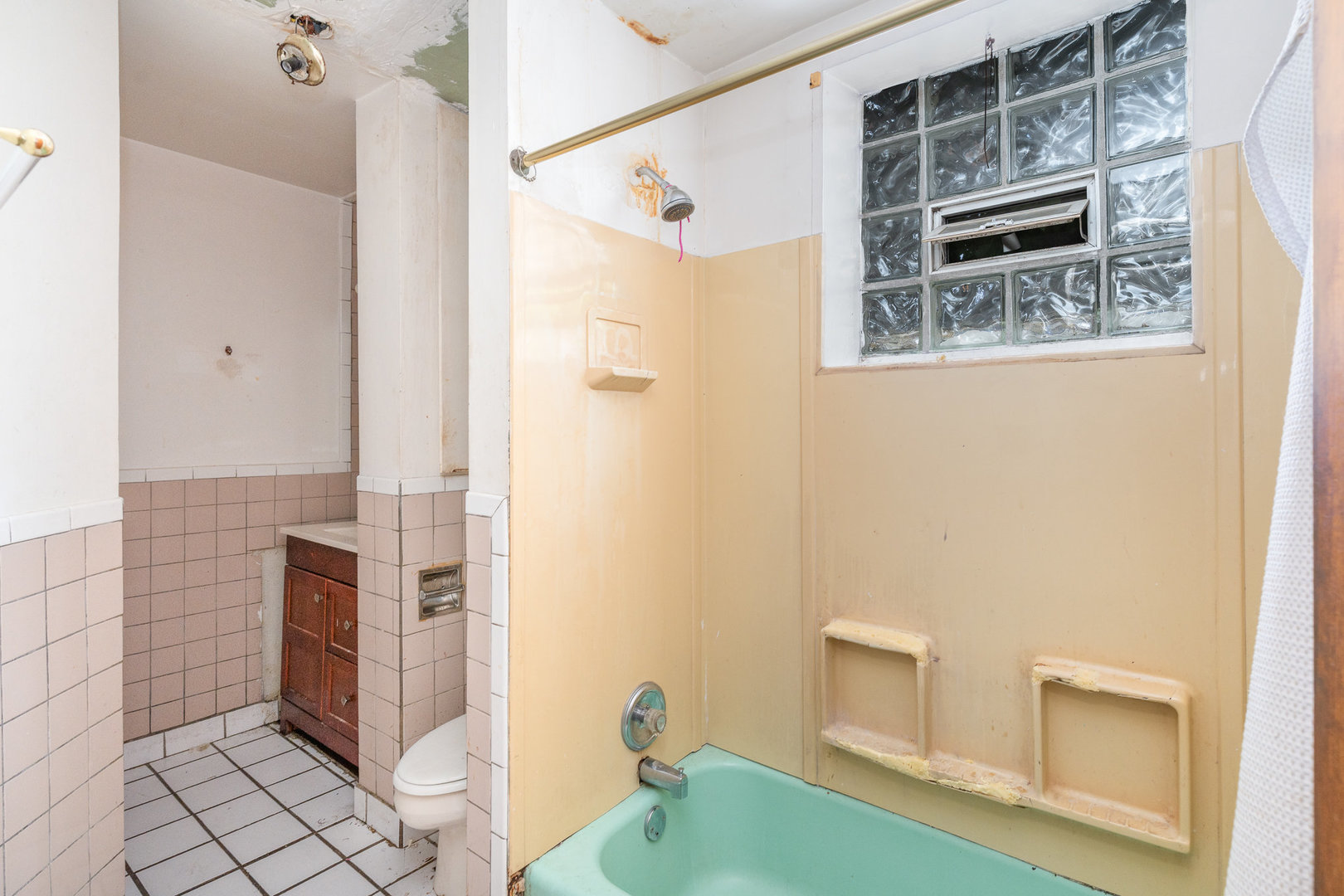 5239 S Ingleside Avenue