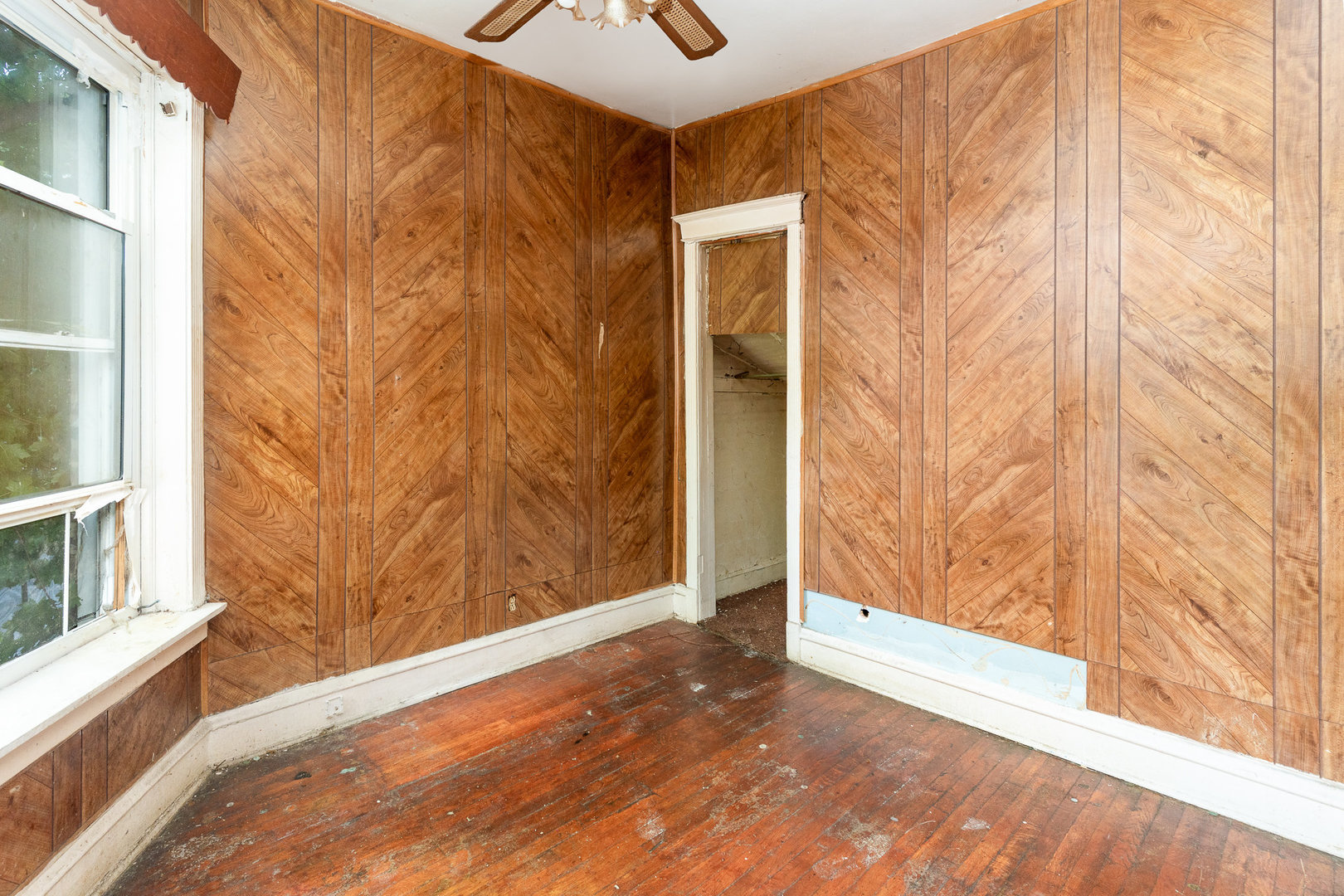 5239 S Ingleside Avenue