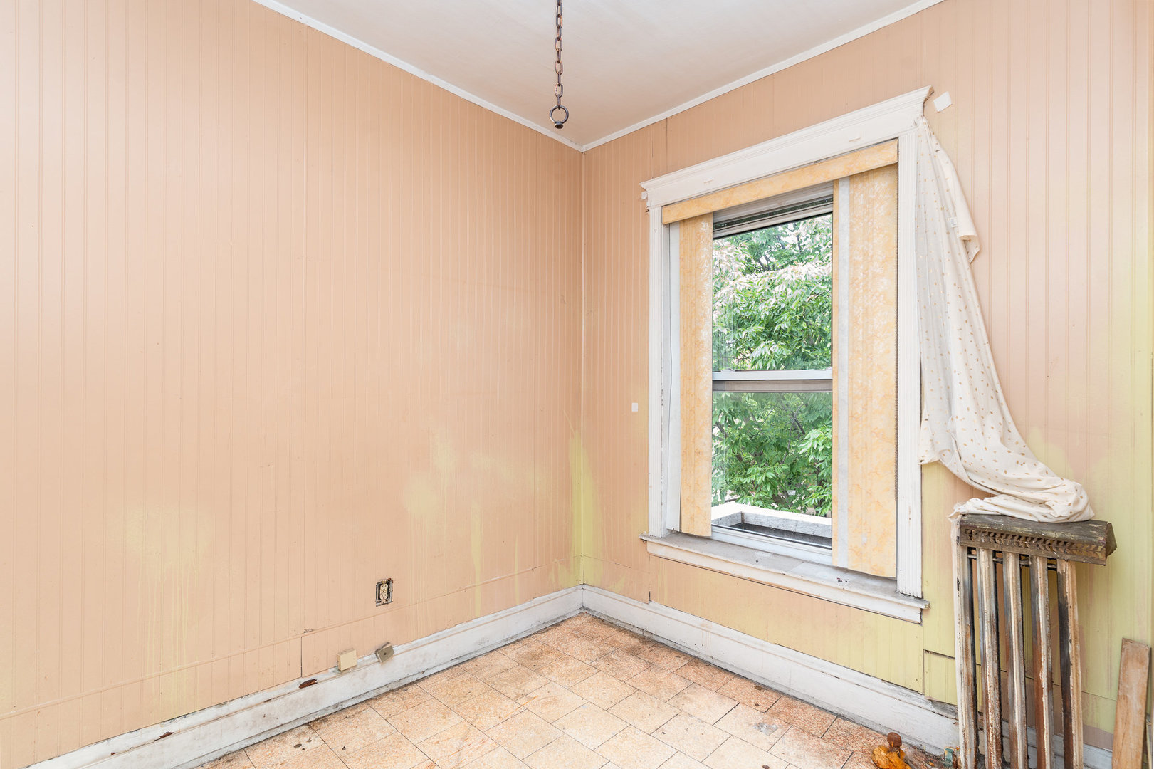 5239 S Ingleside Avenue