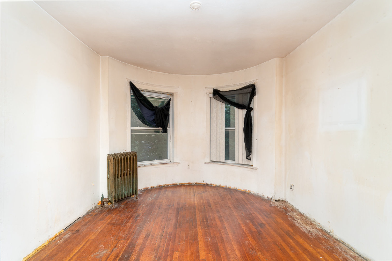 5239 S Ingleside Avenue