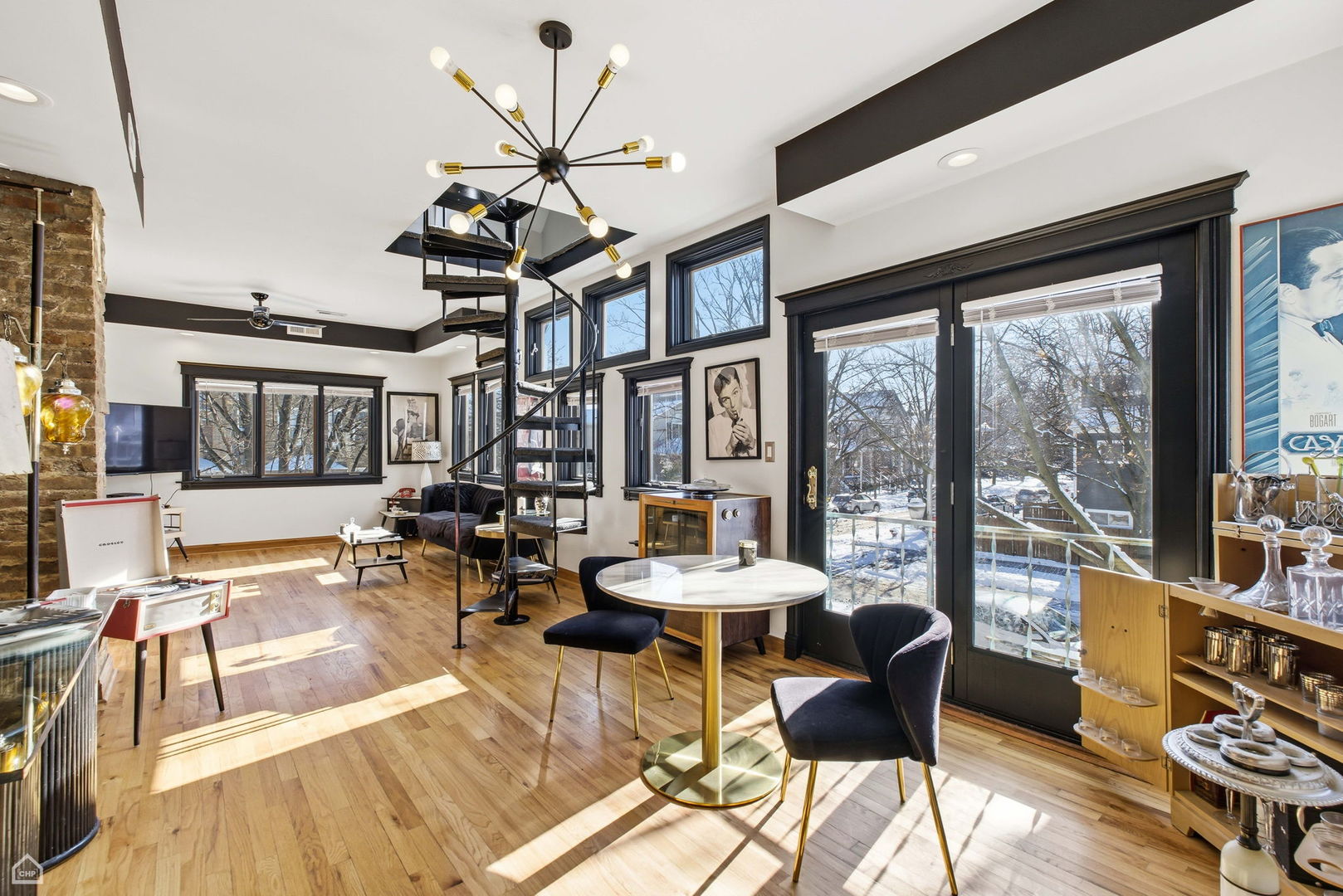 3404 N Albany Avenue