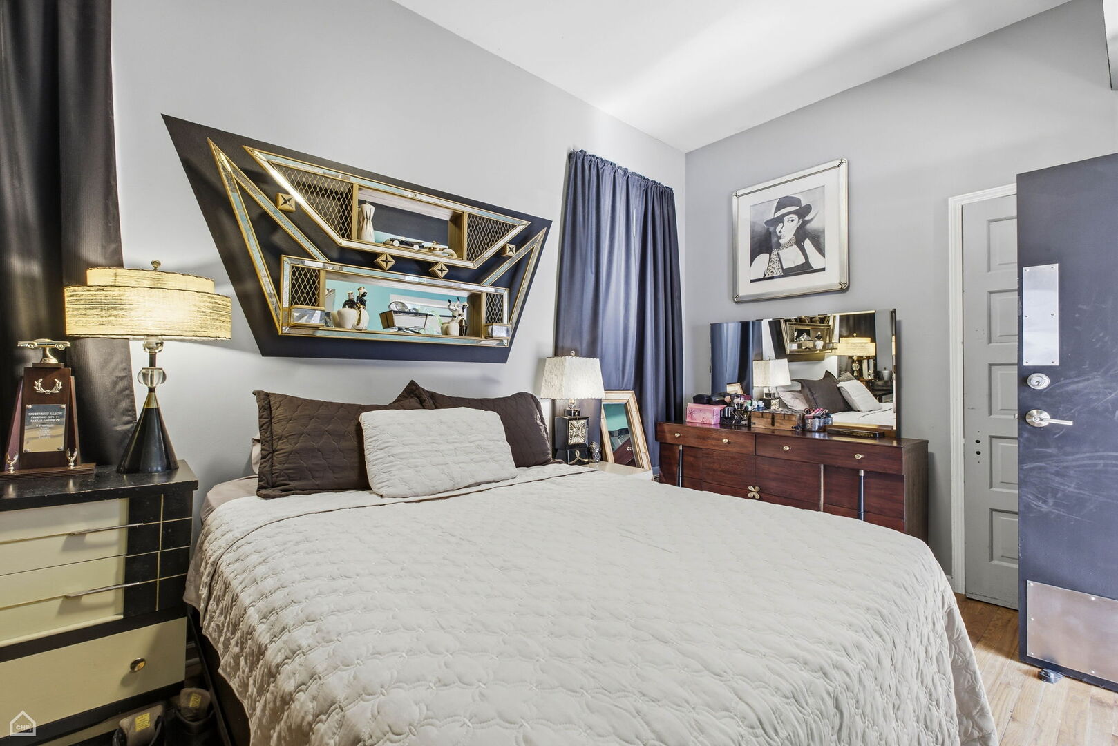 3404 N Albany Avenue