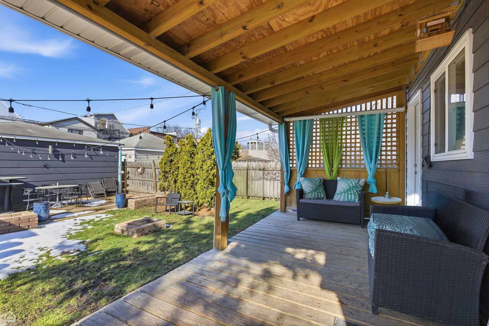 3404 N Albany Avenue