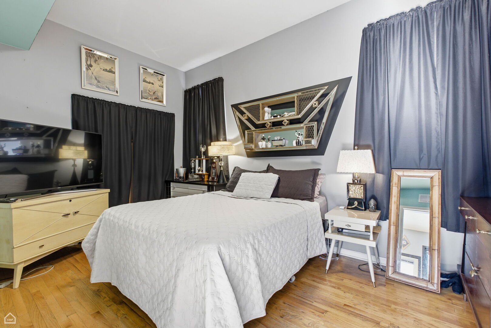 3404 N Albany Avenue