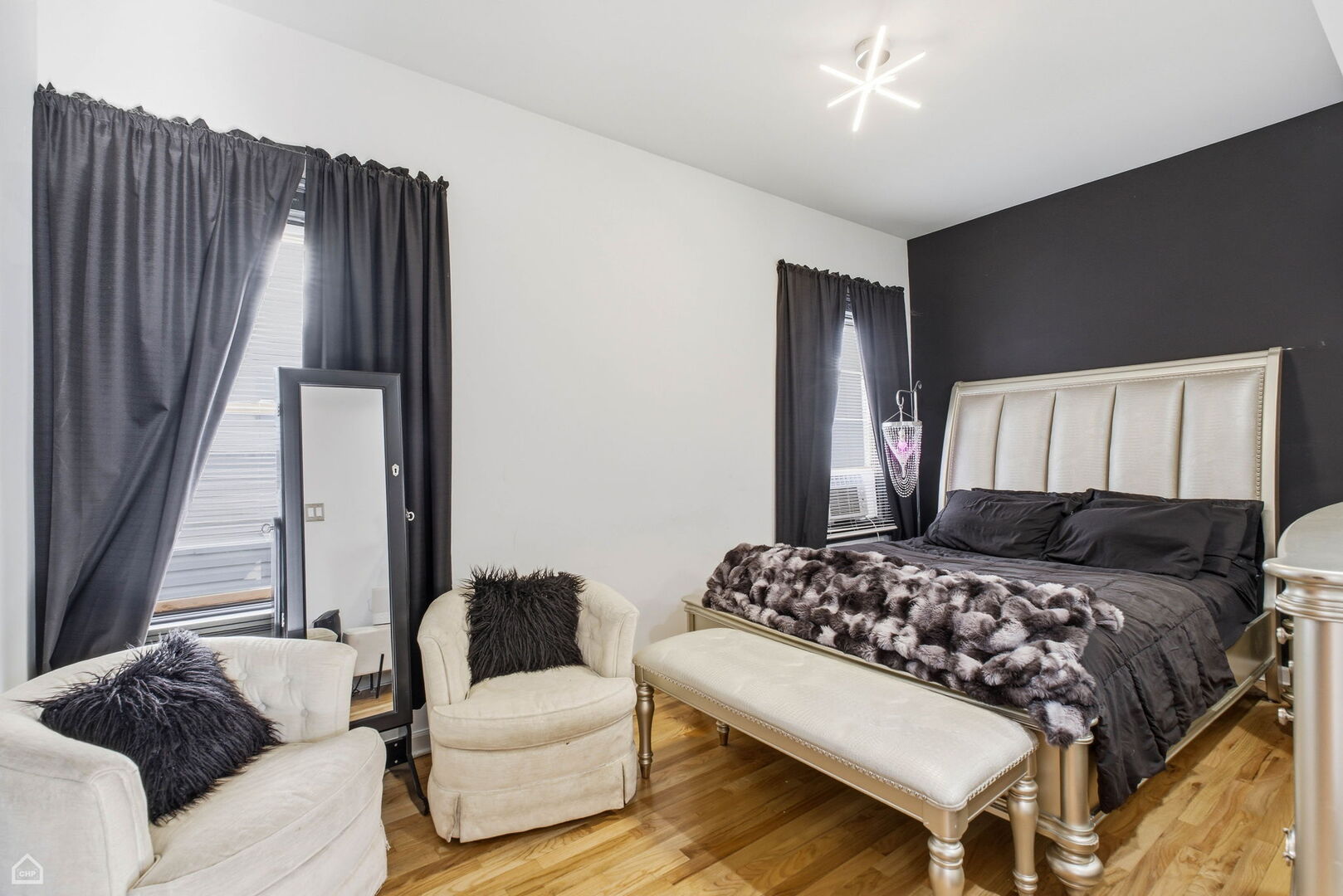 3404 N Albany Avenue