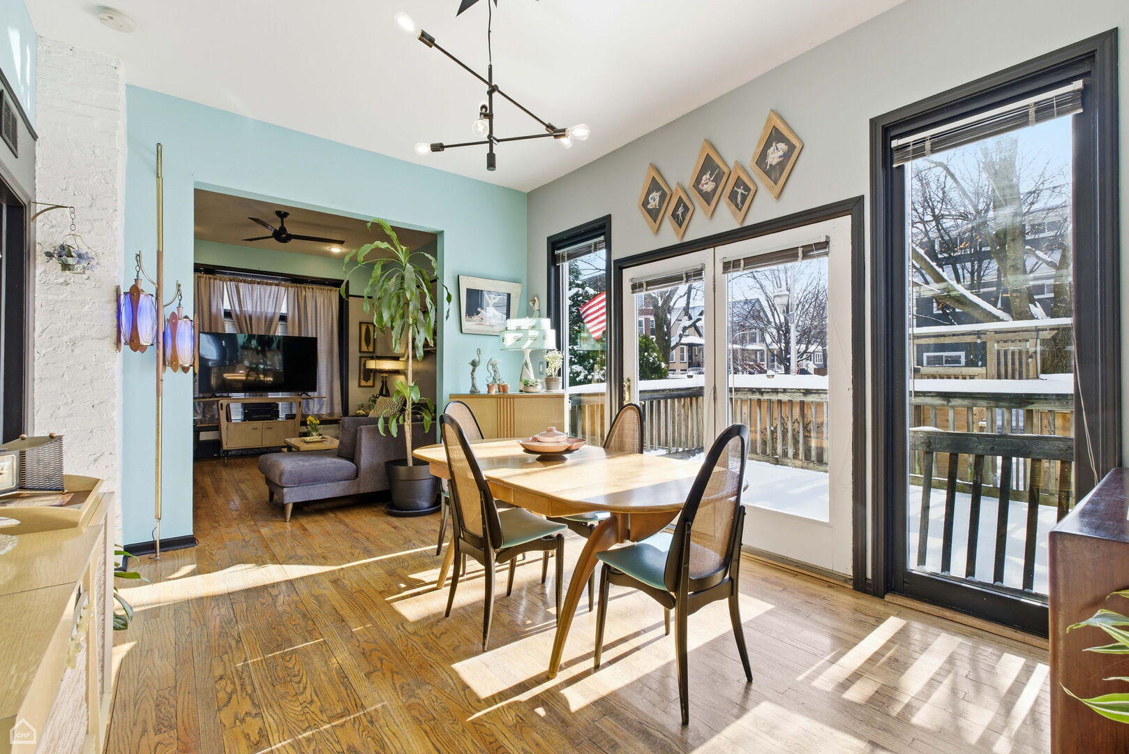 3404 N Albany Avenue