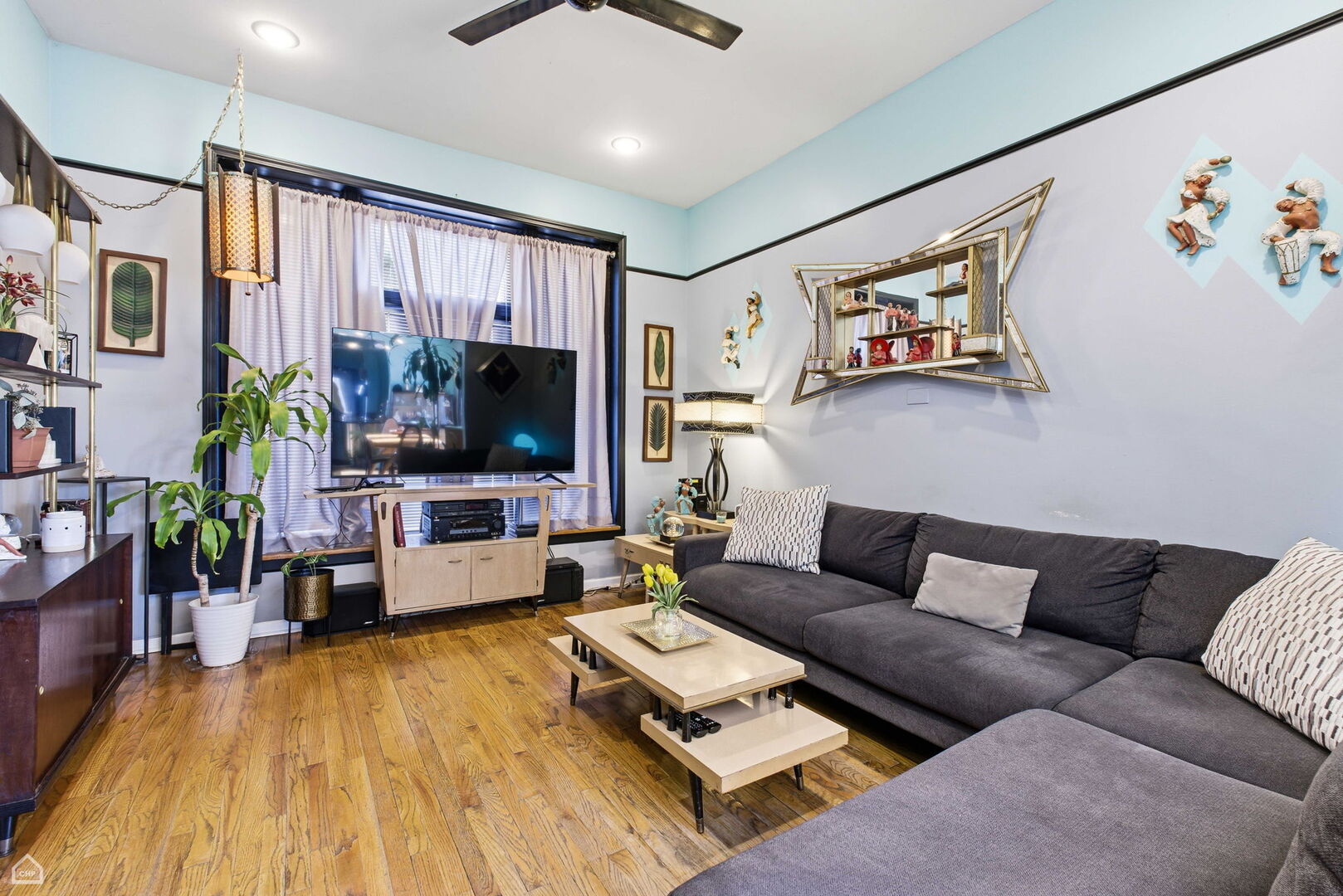 3404 N Albany Avenue