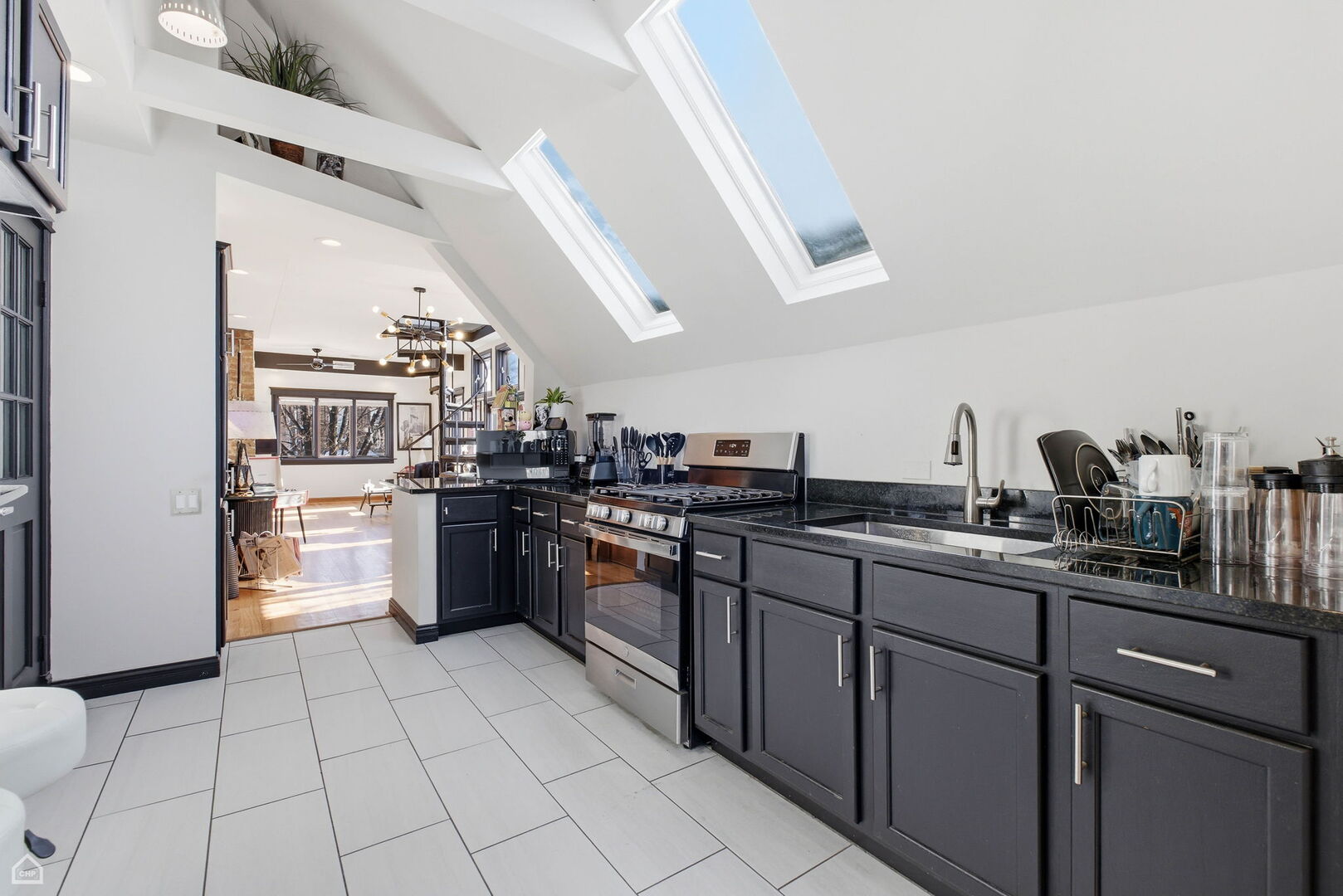 3404 N Albany Avenue