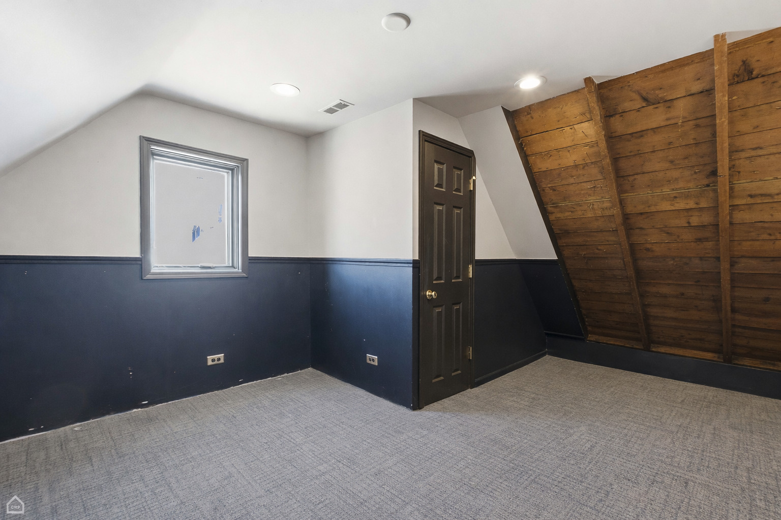 3404 N Albany Avenue