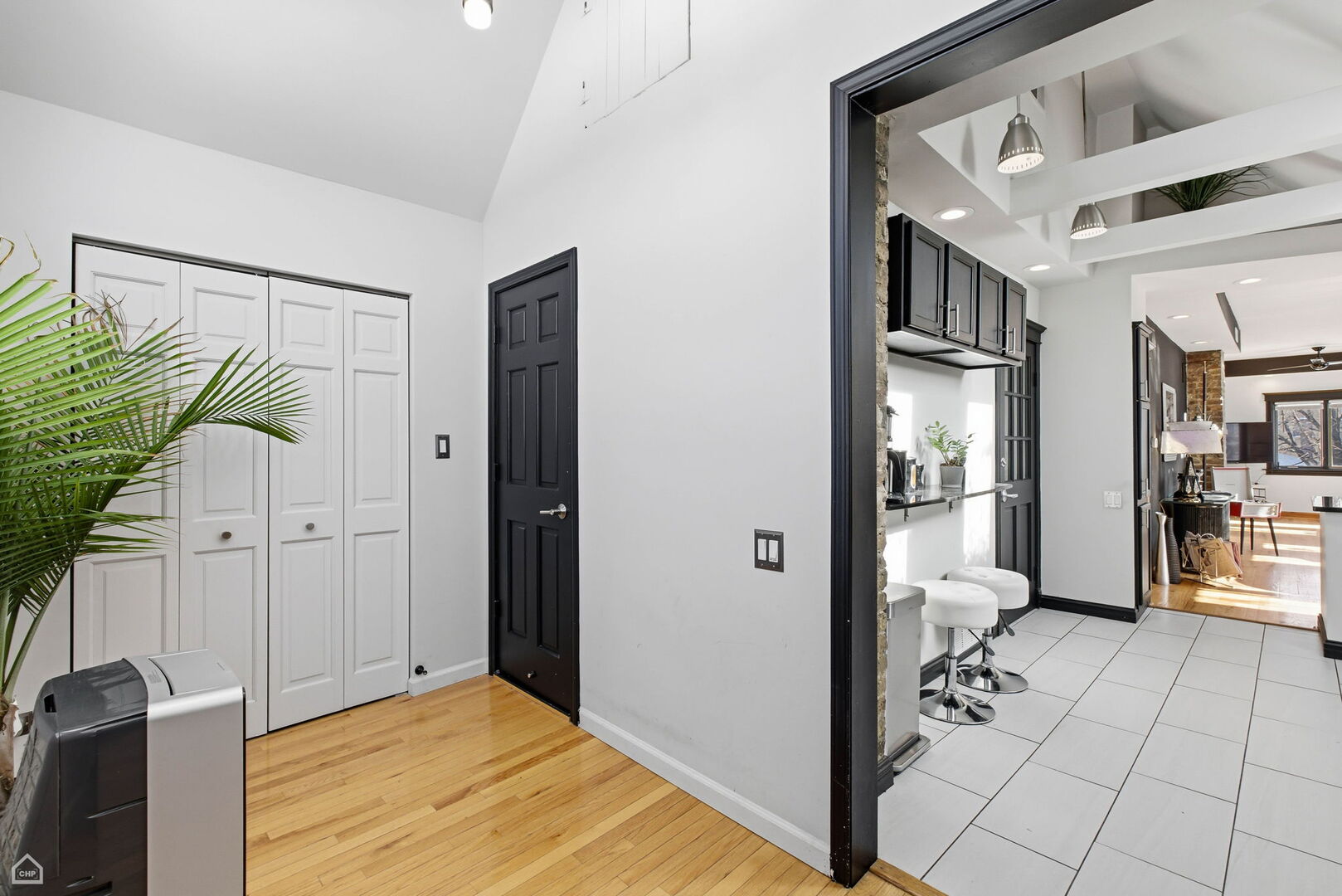 3404 N Albany Avenue