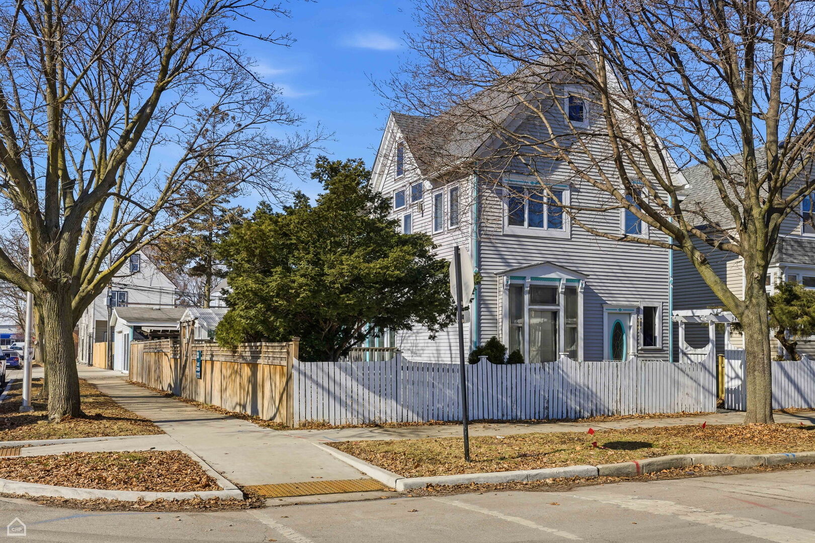 3404 N Albany Avenue