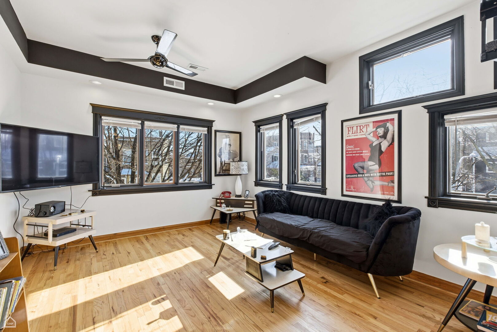 3404 N Albany Avenue