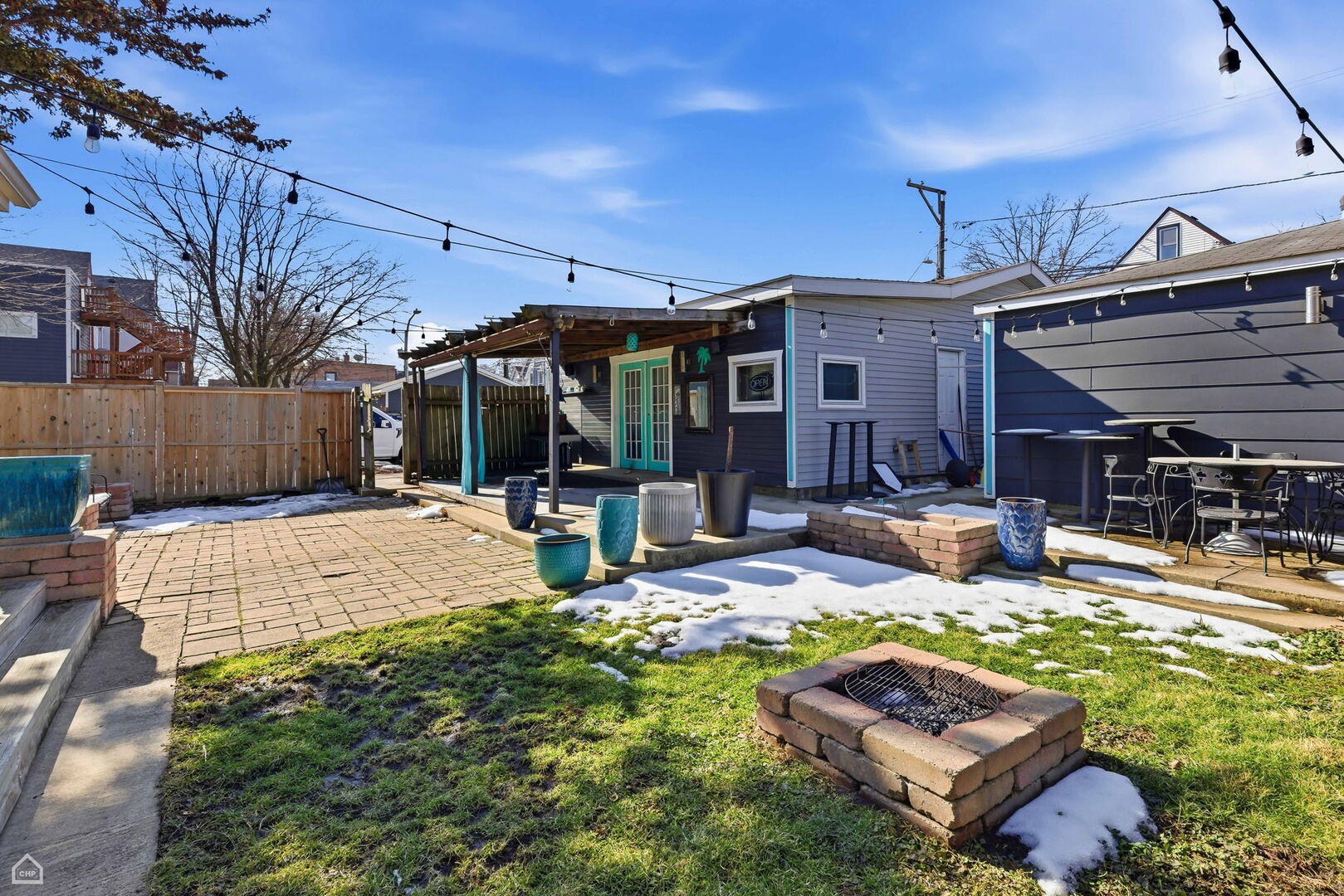 3404 N Albany Avenue